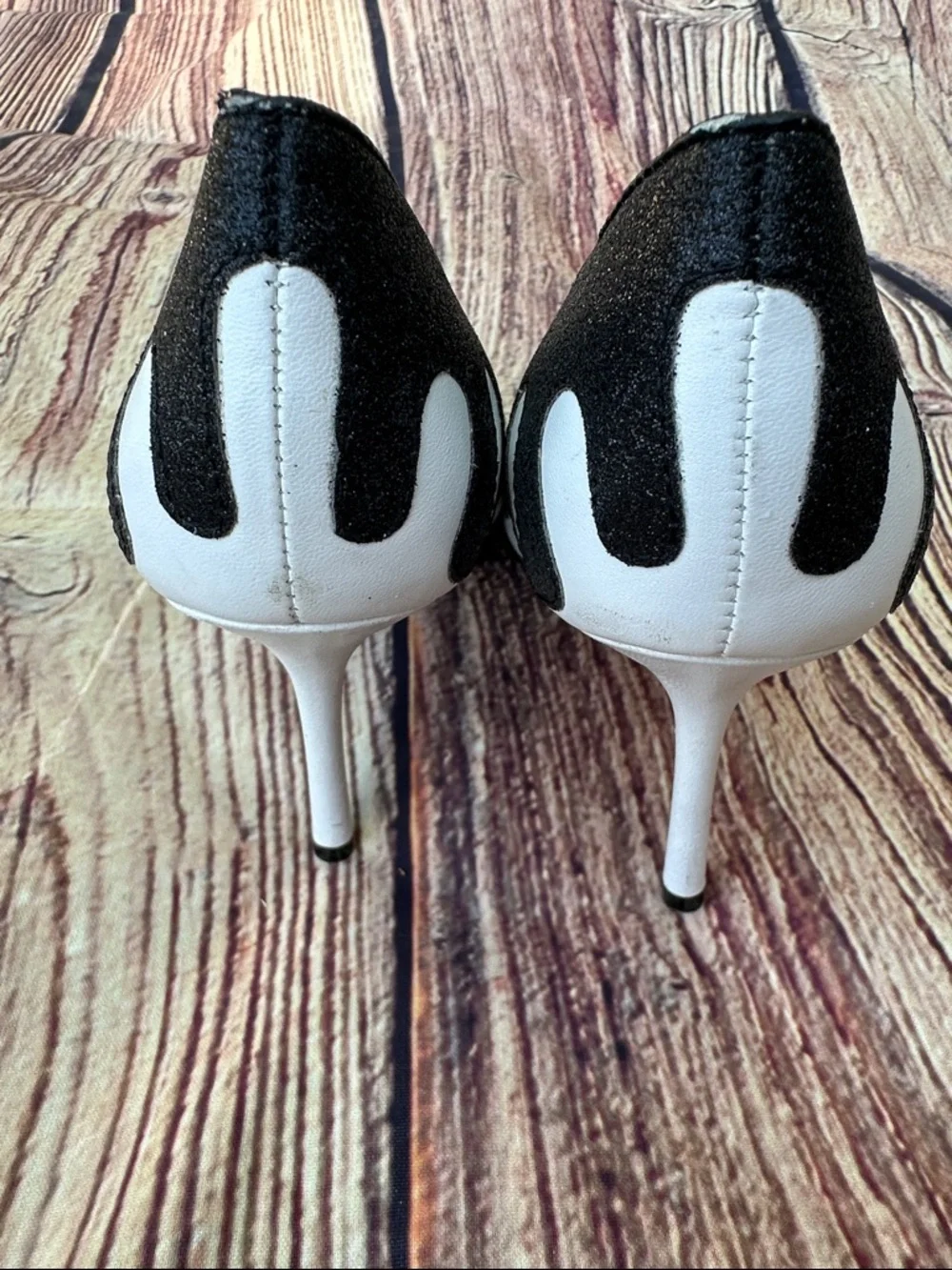 Katy Perry Collections Black & White Drip-Accent Pointed Toe Stilettos - Picture 3 of 7